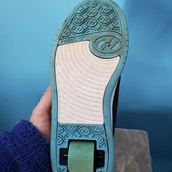 Heelys black and blue with graphic design girls 4 - Picture 6 of 13